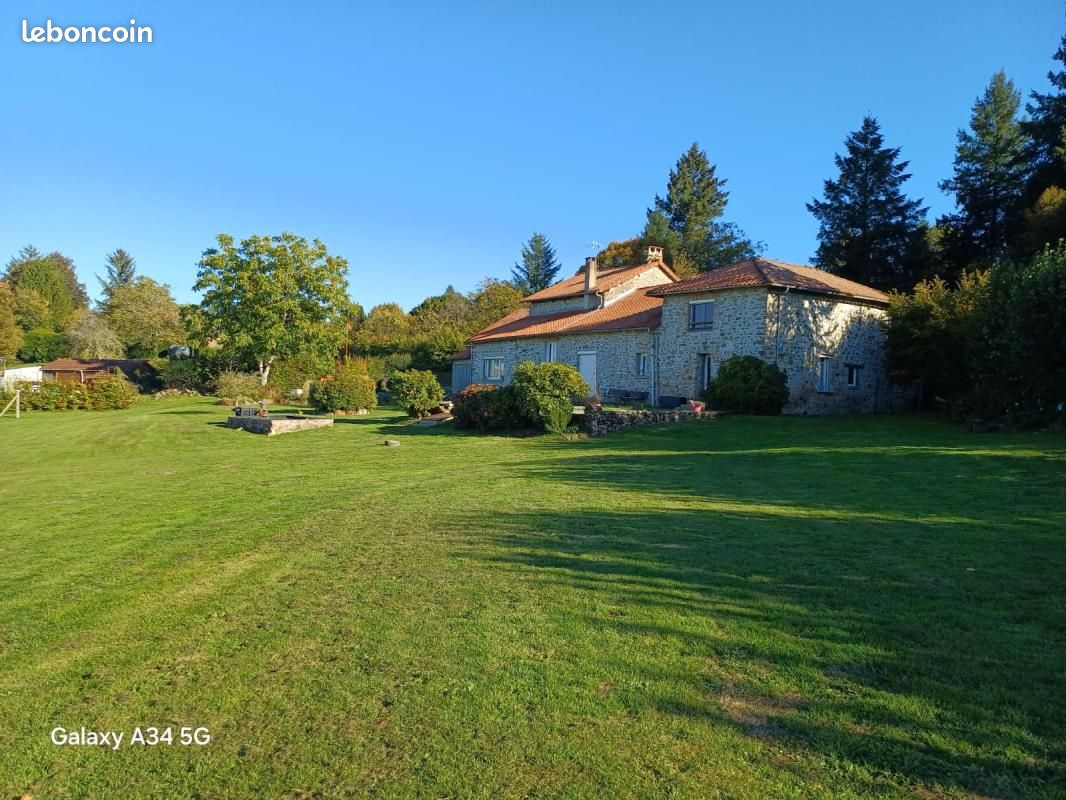 Maison 7 pièces 222 m² · à Saint-Martin-Terressus · 222 m² · 310 000 €
