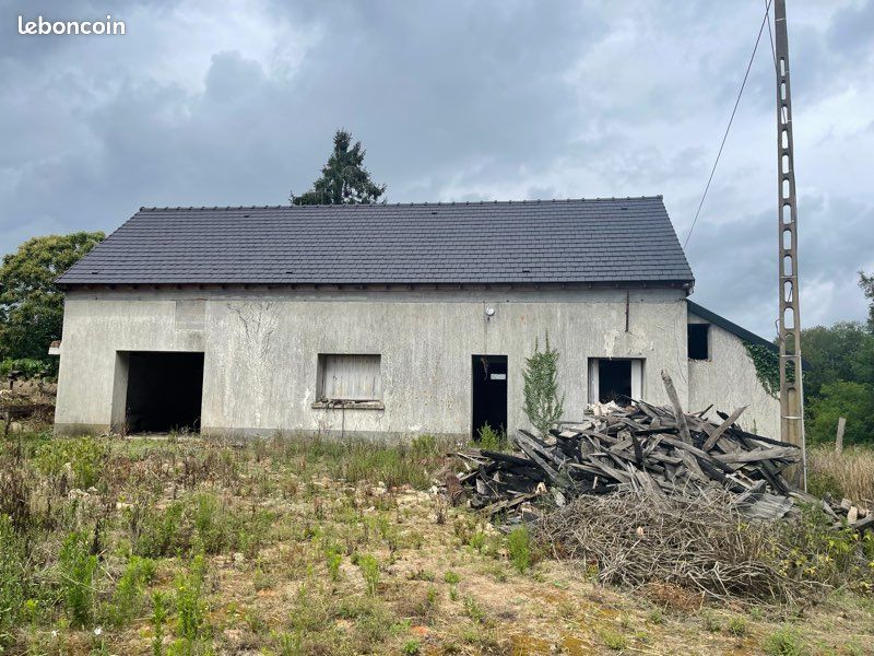 Maison 4 pièces 250 m² · à Mansigné · 250 m² · 100 000 €