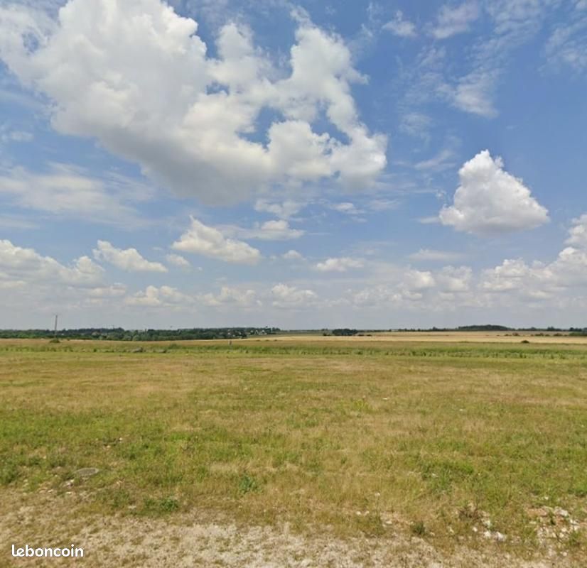 Terrain 800 m² Avord · 22 944 €