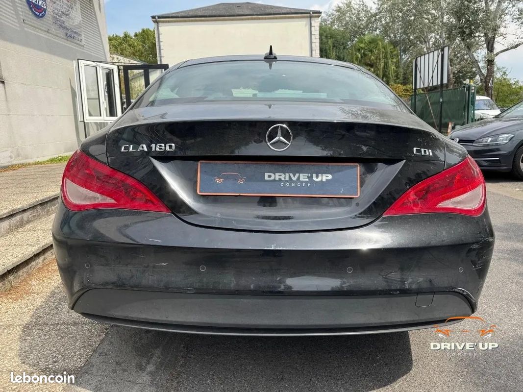 Mercedes Classe Cla Coupé 180 CDi 1.5 CDI 7G-DCT 109 cv Boîte auto (image 3)