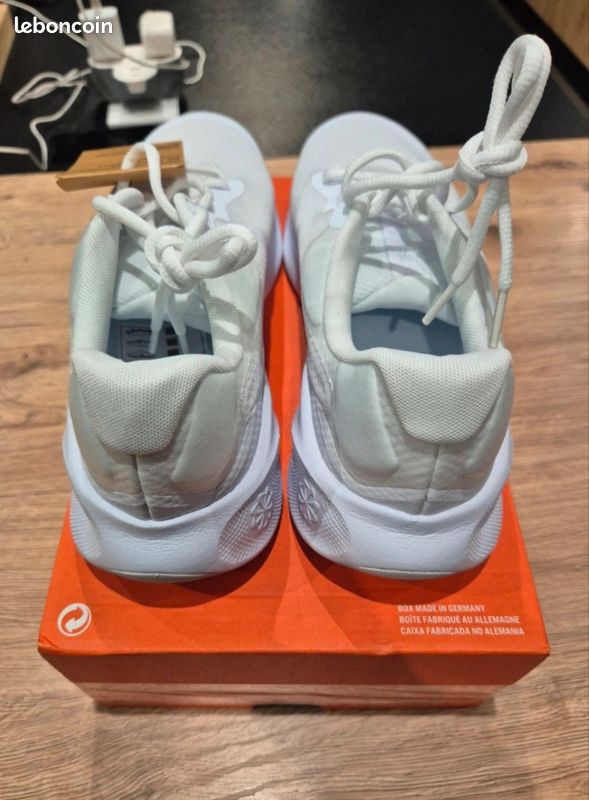 Nike REVOLUTION 7 neuve P42,5 (image 4)