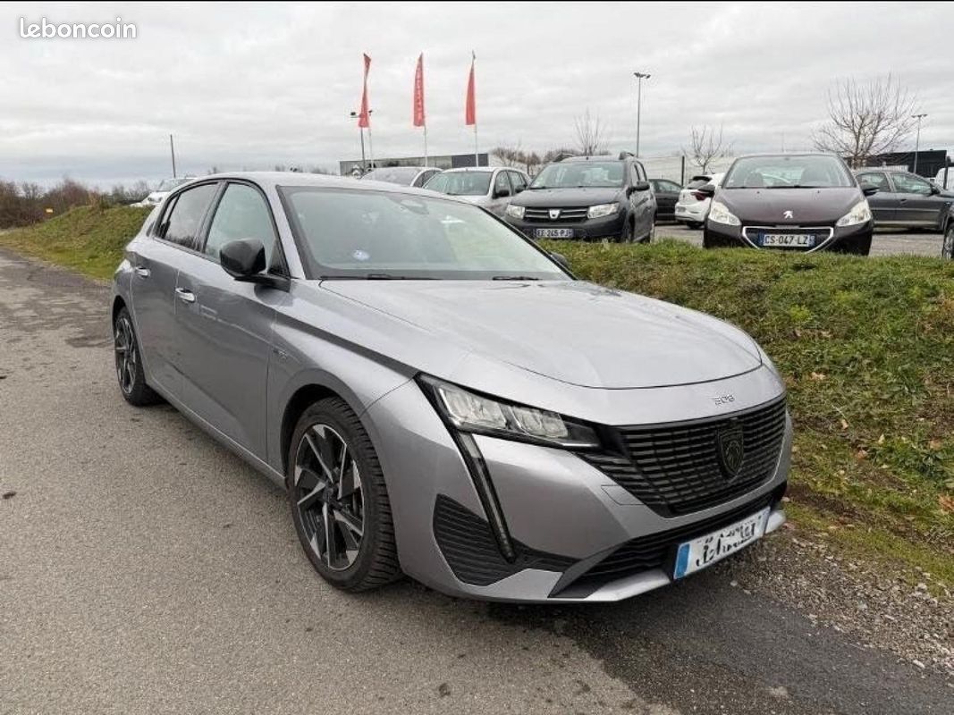 Peugeot 308 PHEV 180ch Allure Pack / NAVIGATION + CAR PLAY (image 1)