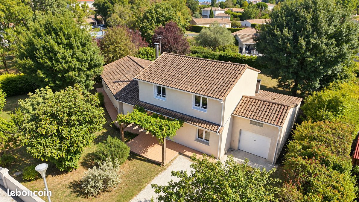 Maison 7 pièces 160 m² · à Artigues-près-Bordeaux · 160 m² · 420 000 €