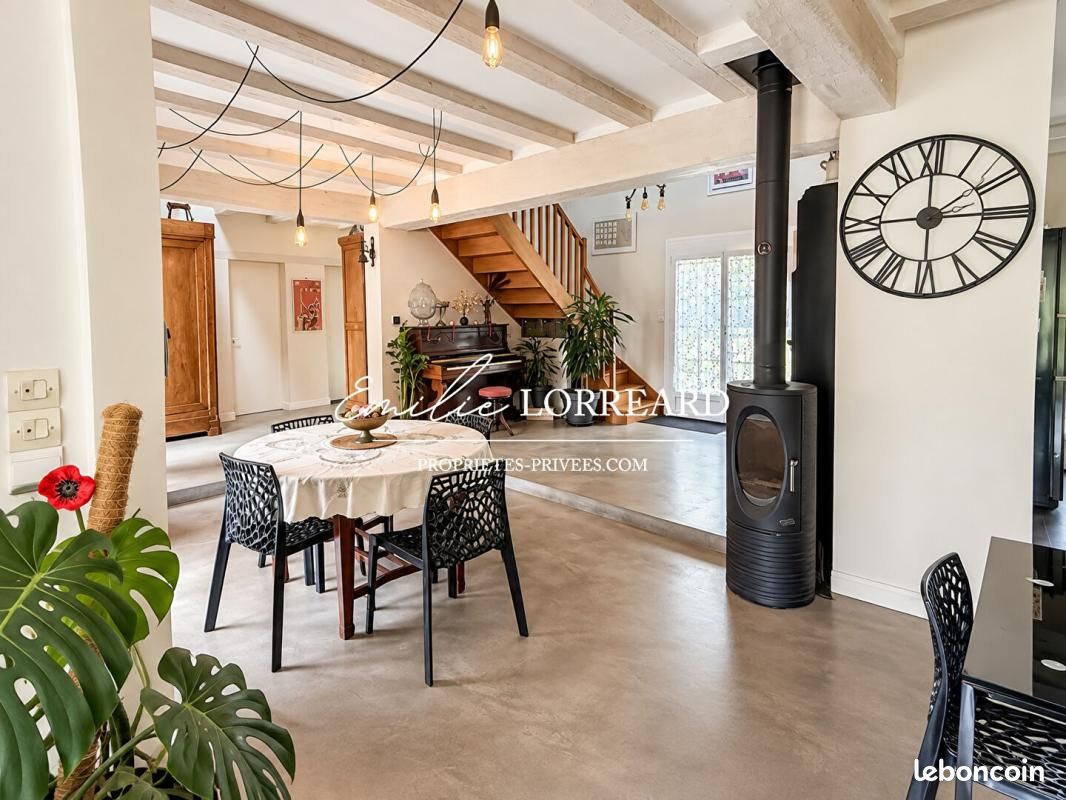 Maison 8 pièces 205 m² · à Changé · 205 m² · 399 900 €