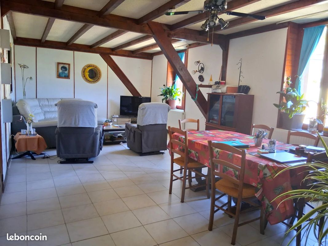 Appartement 4 pièces 155 m² · à Saint-Claude · 155 m² · 96 500 €