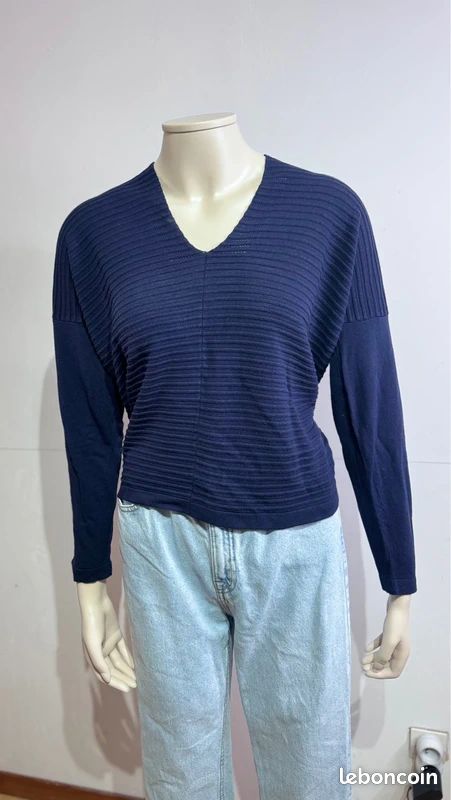 Haut La Fée Maraboutée femme S – Bleu – Col V – Très bon état (image 2)