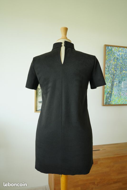 Petite robe noire Zara Taille s (image 2)
