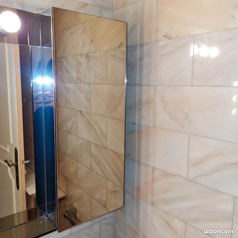 Meuble de salle de bain en bon état avec rangement (image 5)