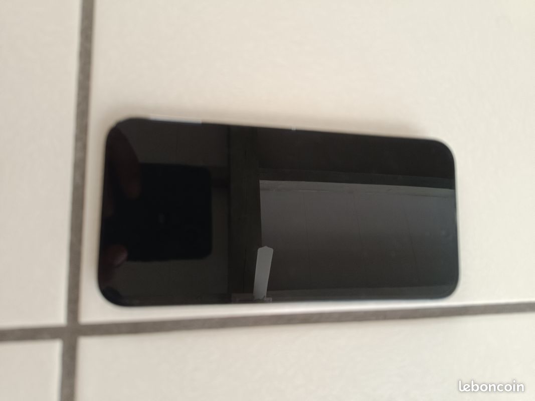 Iphone 14 Pro Max en parfait état (image 12)