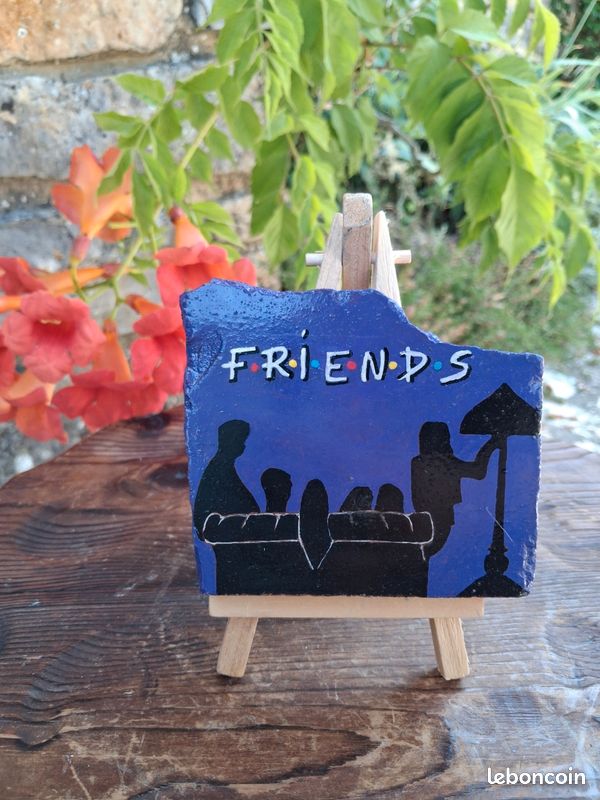 Pierre peinte FRIENDS (image 1)