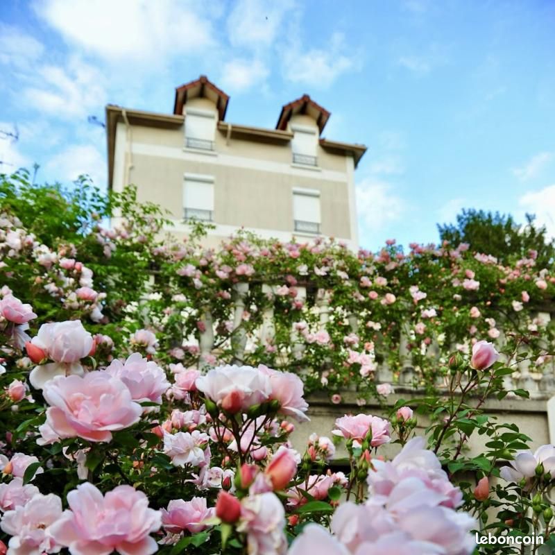 Maison 12 pièces 311 m² · à Varennes-Jarcy · 311 m² · 577 000 €