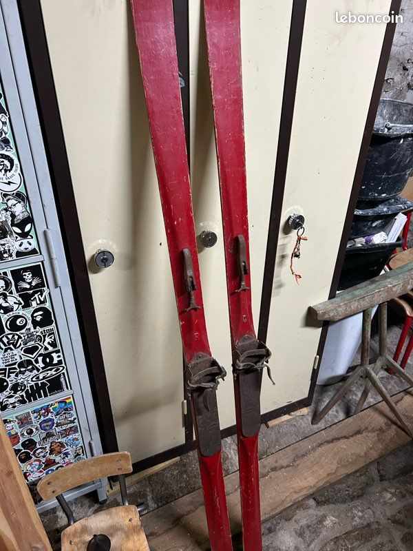 Ski vintage en bois (image 1)
