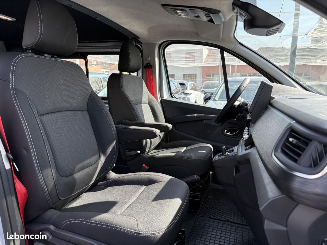 Renault trucks trafic l2h1 3t blue dci 150 bva9 double cabine sieges demontables 5pl gsr2 exclusive (image 13)