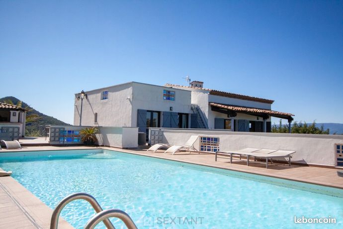 Villa 10 pièces 253 m²