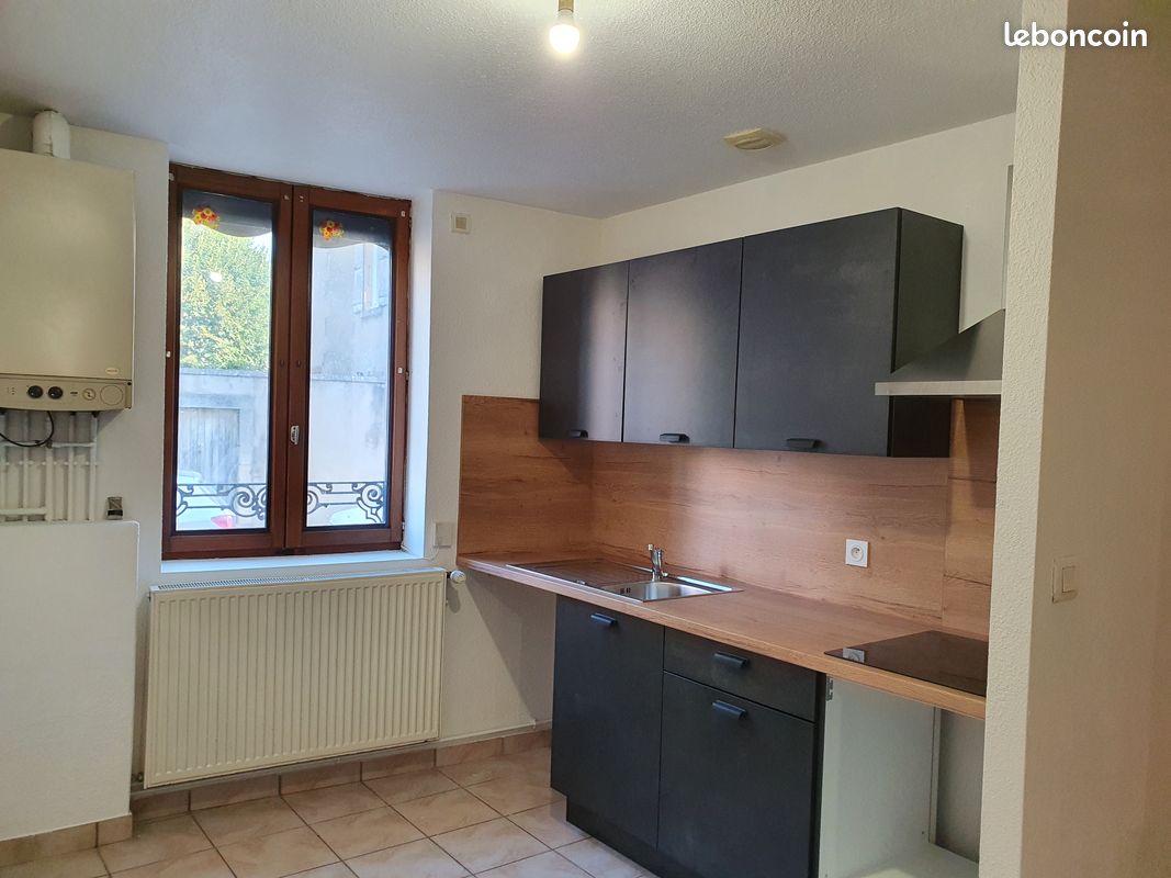 Appartement 3 pièces 69 m² · à Charlieu · 69 m² · 490 €/mois