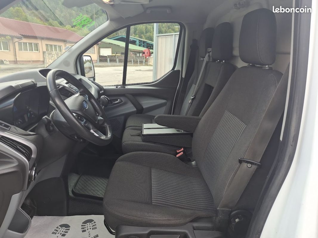 Ford TRANSIT CUSTOM FG 290 L1H1 2.2 TDCI 125CH LIMITED (image 11)