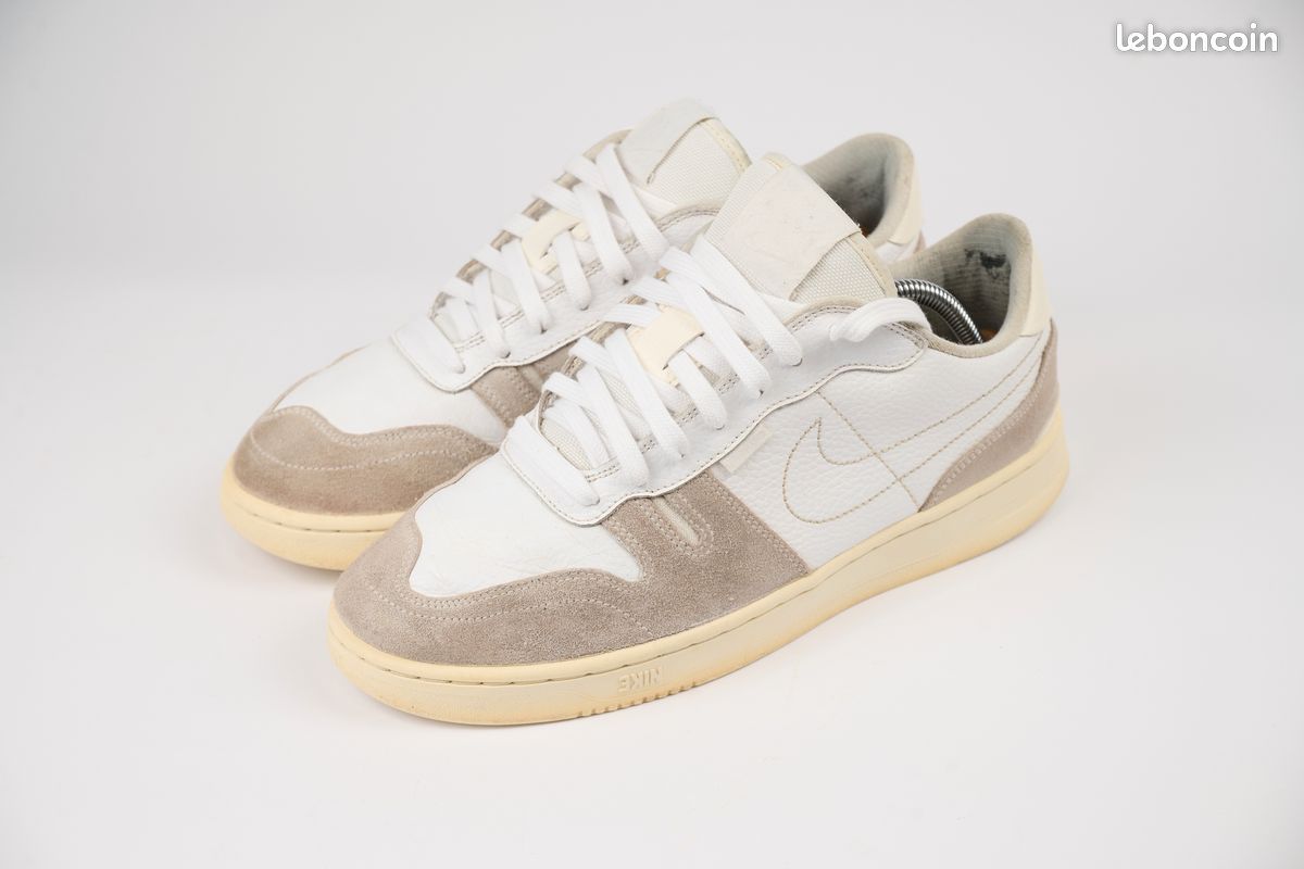 N 354 Nike Squash Type White Red Nike Squash-Type Summit White For Men