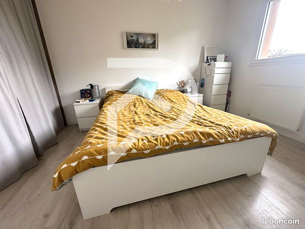 https://img.leboncoin.fr/api/v1/lbcpb1/images/87/f4/43/87f44353687f34142203143aafe7c6e4a9542eea.jpg?rule=ad-image