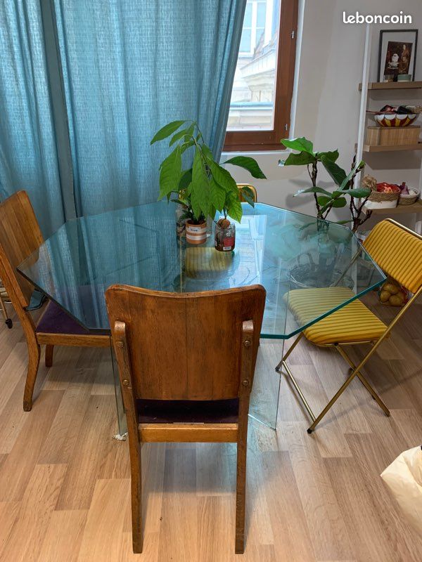 Table en verre (image 1)