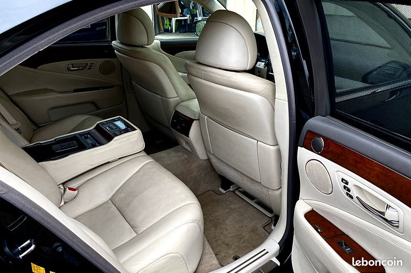 LEXUS LS 460 4.6 i 367CH 4WD BVA8 Pack Président - Garantie 12 mois (image 9)