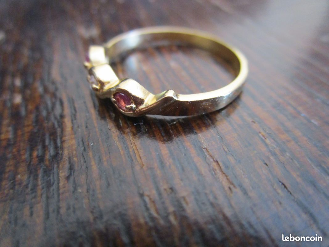 Bague Femme Elisabeth II Plaqué Or Fin Avec Zirconiums - Fait à La Main - Neuve Avec Boîte Cadeau
