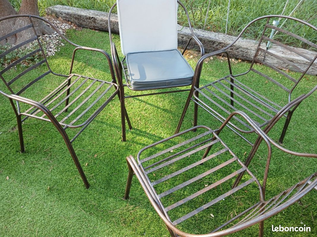 Lot 4 fauteuils de jardin en fer forgé (image 1)