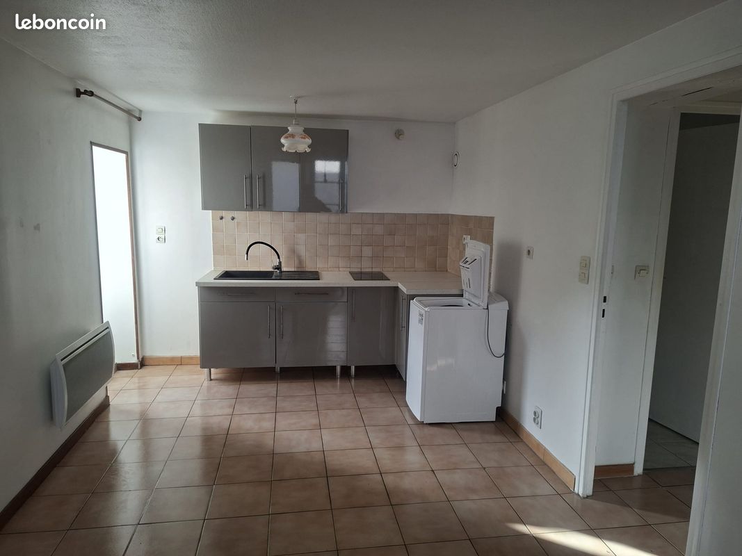 Appartement 1 pièce 40 m² · à Cour-Cheverny · 40 m² · 350 €/mois
