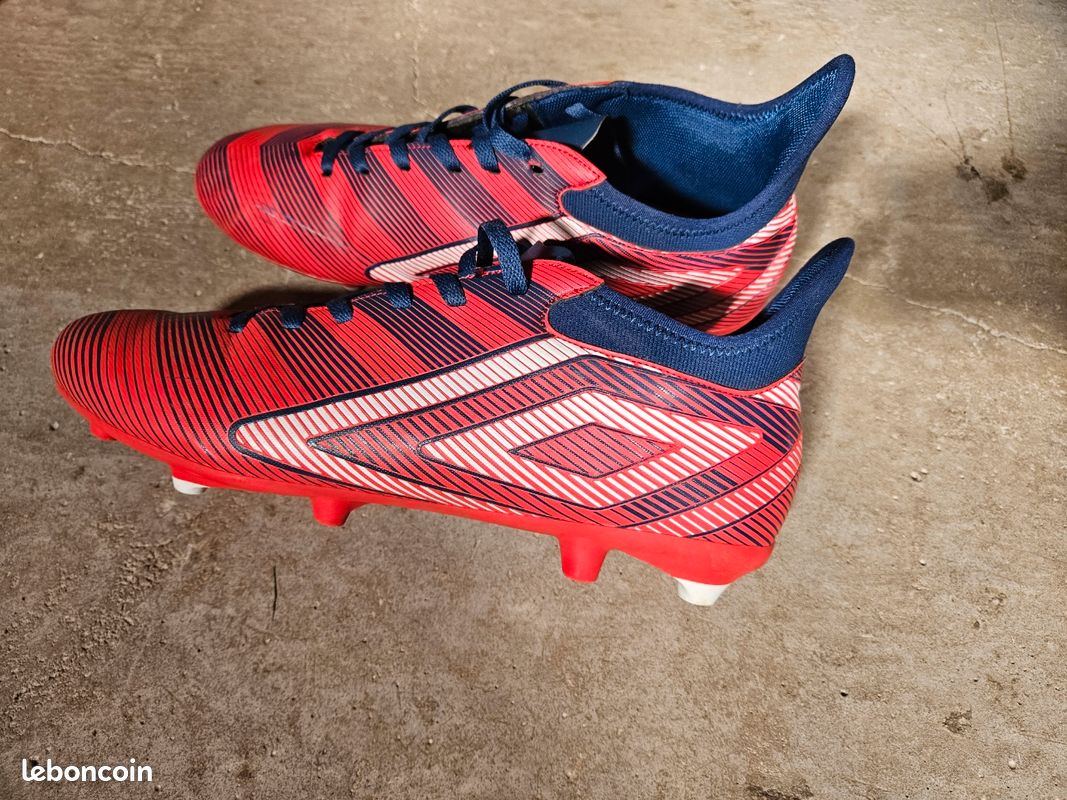 Crampons De Foot Umbro Pivot Pour Enfants, Unisexe, Taille 2Y, Noirs, Neufs En Boîte