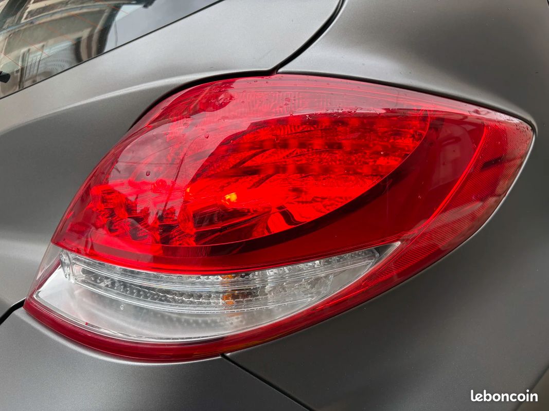 Hyundai VELOSTER Turbo 1.6 T-GDI 186 ch (image 38)