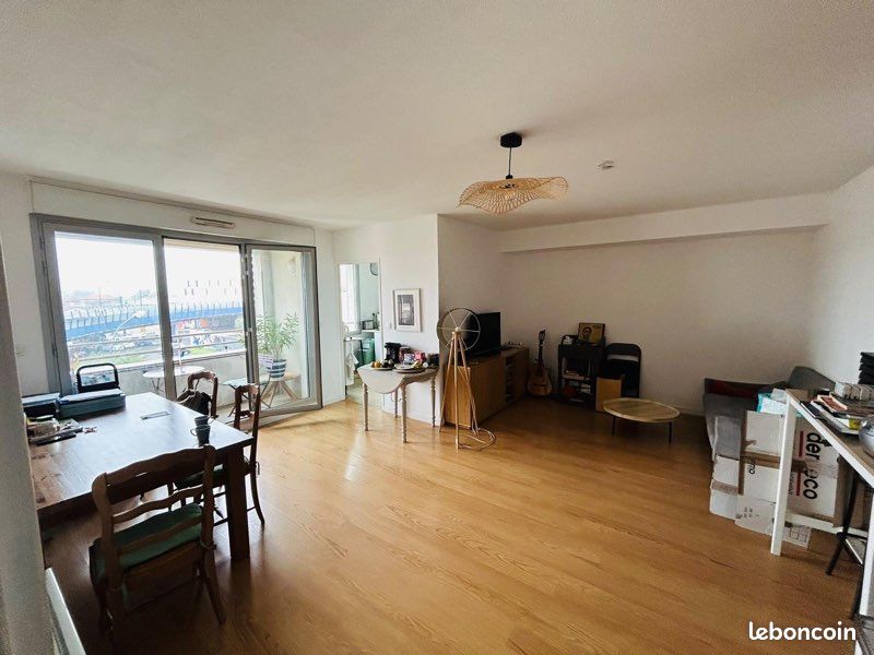 Appartement 3 pièces 64 m² · à Bordeaux · 64 m² · 1 050 €/mois