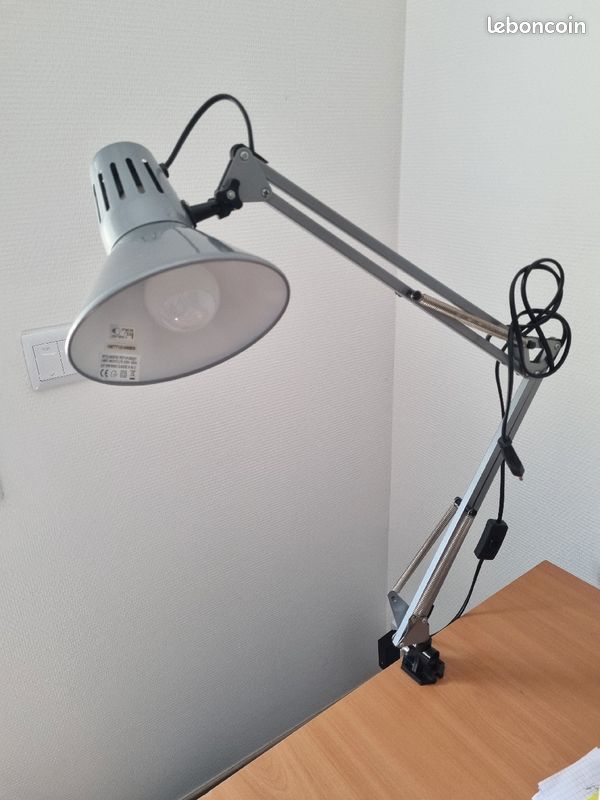 Lampe de bureau (image 1)