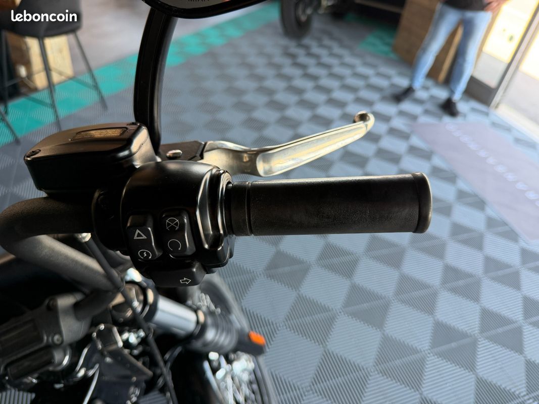 Harley davidson softail street bob 107 parfait etat (image 14)