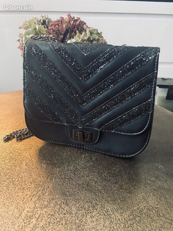 Sac matelassé noir chaîne bandoulière Morgan Accessoires Bagagerie