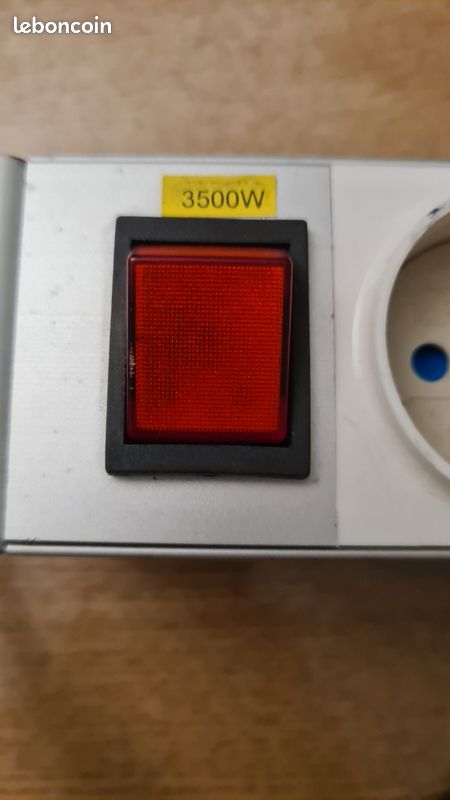 Bandeau de 9 prises avec interrupteur lumineux (image 2)