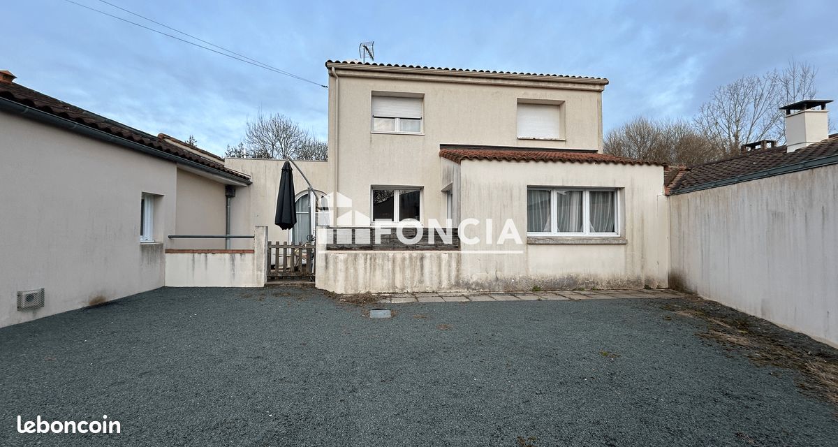Maison 6 pièces 124 m² · à Vairé · 124 m² · 856 €/mois