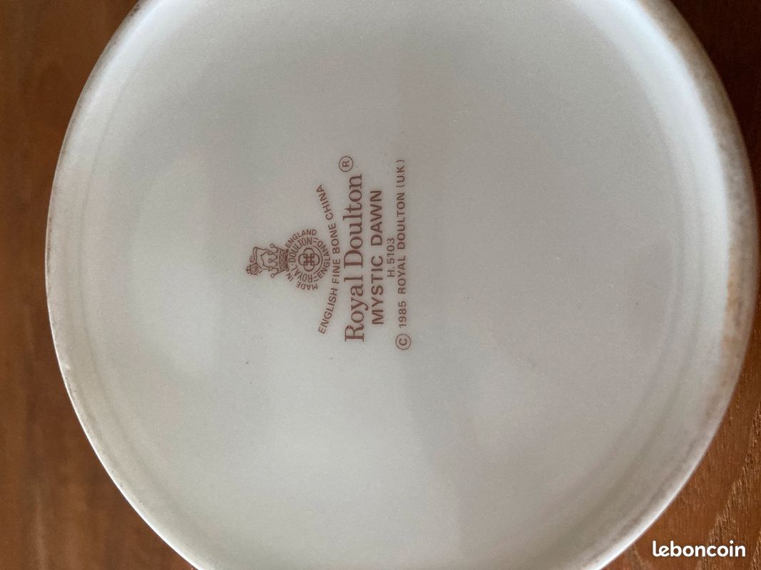 Bonbonnière porcelaine anglaise Royal Doulton (image 4)