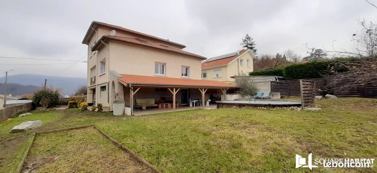 Maison 7 pièces 213 m²