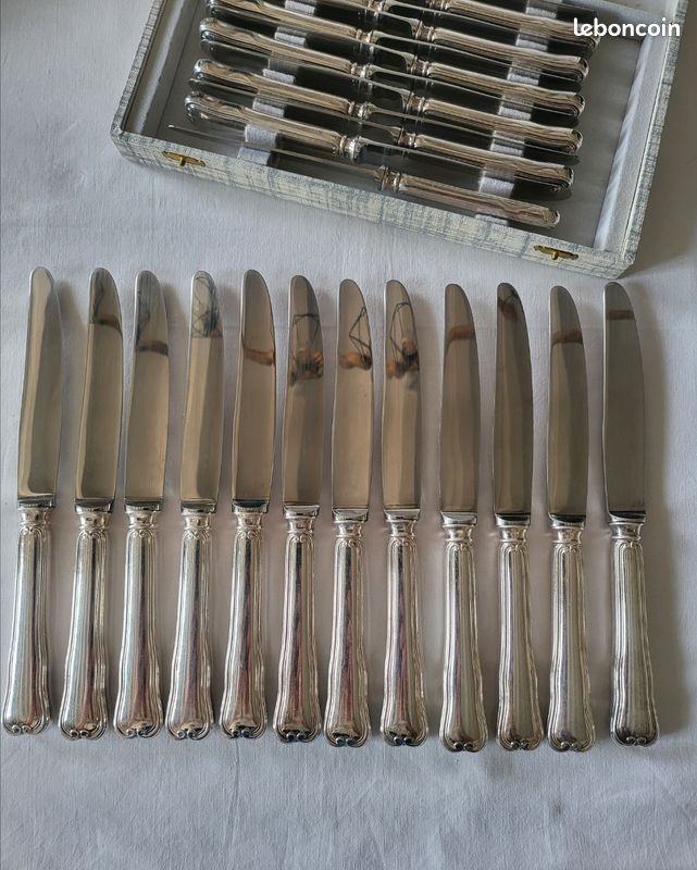 12 couteaux à dessert métal argenté Ravinet modèle Louis XV