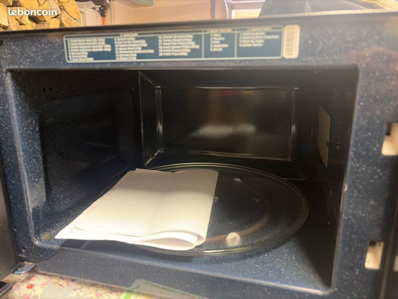 Micro-ondes Samsung 23 L – 800 W – Très bon état (image 2)