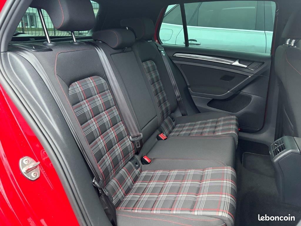 VOLKSWAGEN GOLF VII GTI 2.0 220ch / CarPlay sans fil / Bluetooth / 5 portes / Radars / AutoHold / Feux automatiques (image 5)
