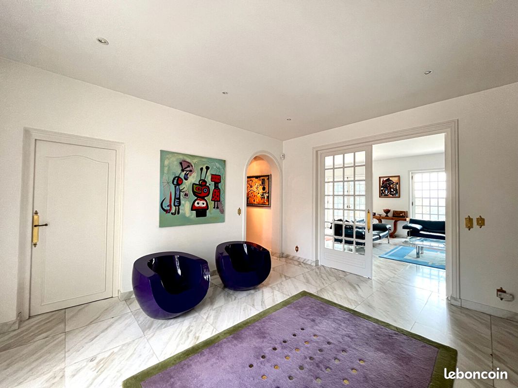 Propriété 8 pièces 340 m² (image 12)
