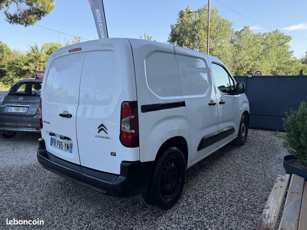Citroen berlingo m 1.5 blue hdi 100 car play grip mode caméra 3 places 2020 (image 5)