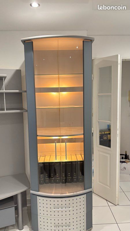 Meuble TV de style moderne avec éléments modulaires en gris (image 2)