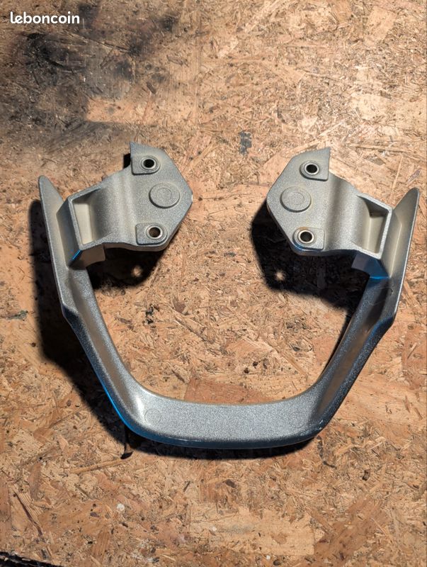 Poignée Arrière (Selle) D'occasion Pour HONDA CBR 125 - Référence JC34 - État Correct, Fonctionnelle