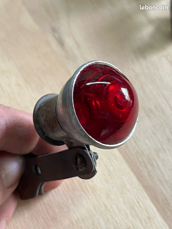 Ancien Feu Arrière De Vélo - Pour Vélo Rétro Ou De Ville - État Correct