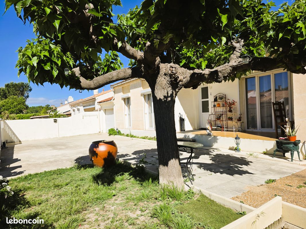 Maison 5 pièces 115 m² · à Saint-Martin-de-Crau · 115 m² · 375 000 €