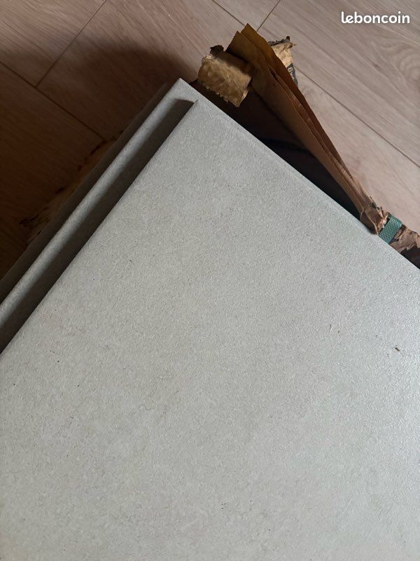 Carrelage anti dérapant gris neuf (image 2)