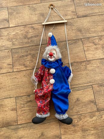 Clown, Poupée, clown sur une balançoire - France