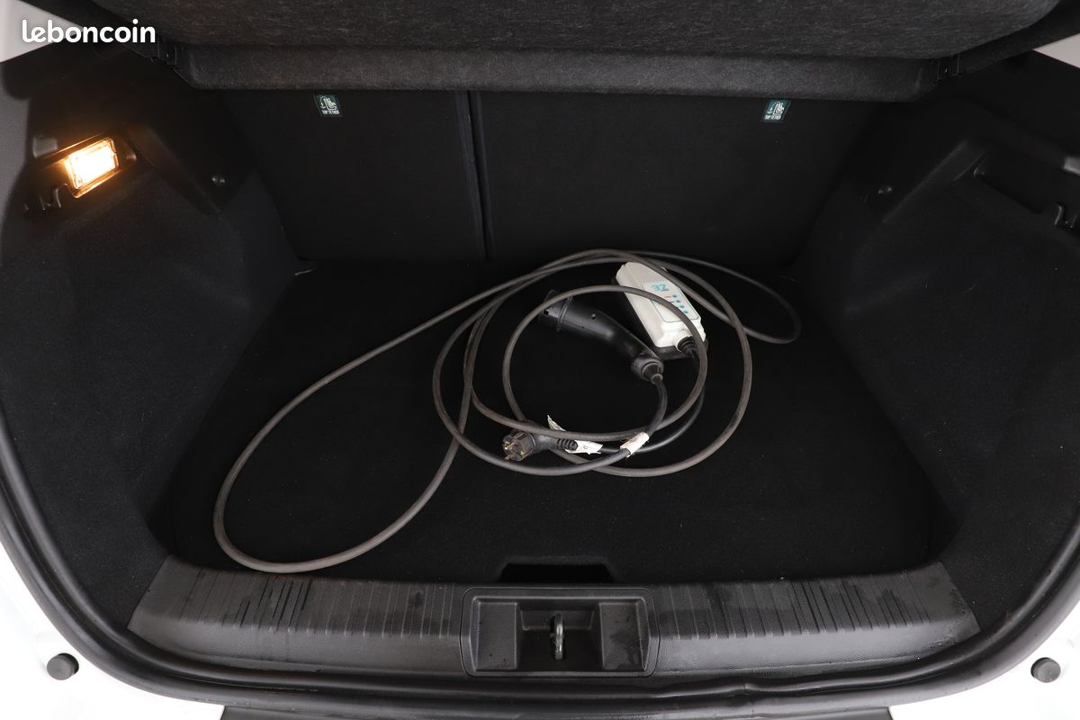 Renault Captur 1.6 E-Tech Plug-in Intens 160 ch (image 16)