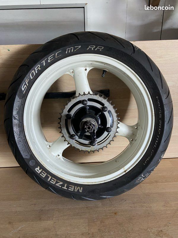 Roue arrière ZX6R1996 (image 1)
